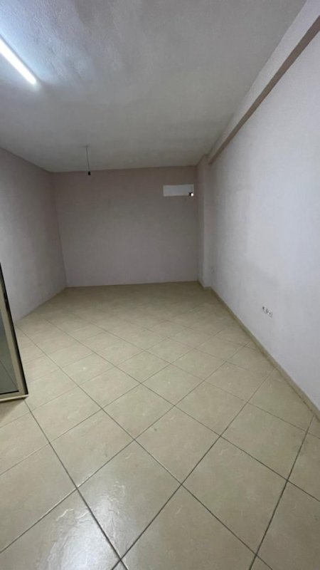 Tirane, shitet apartament 2+1 Kati 1, 110 m² 130.000 € (Astir)