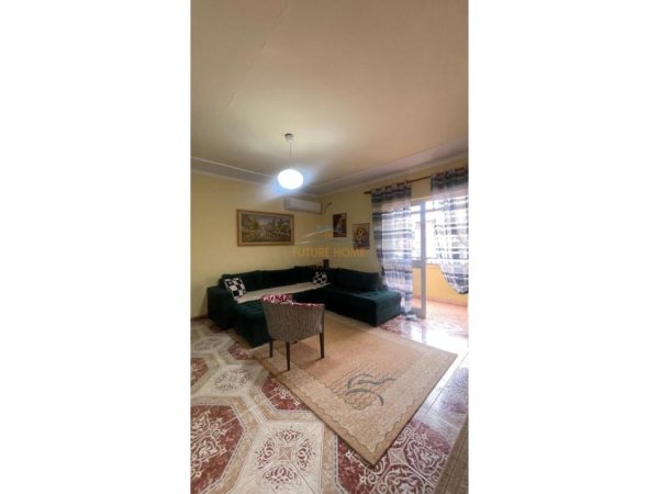 Shitet, Apartament 2+1, Rruga Kongresi Manastirit, Tirane.