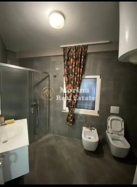 Tirane, jepet me qera apartament 2+1 Kati 5, 85 m² 620 € (Vasil Shanto)