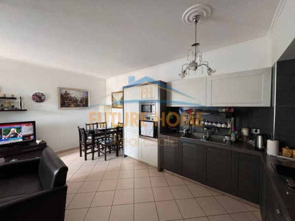Shitet, Apartament 1+1, Rruga e Kavajes