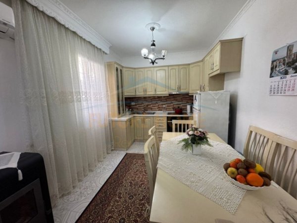 Shqiperi, jepet me qera apartament 1+1 Kati 2, 70 m² 350 € (Kodra e Priftit, Tiranë)