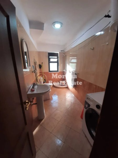 Tirane, jepet me qera apartament 1+1 Kati 1, 72 m² 500 € (Ali Demi)
