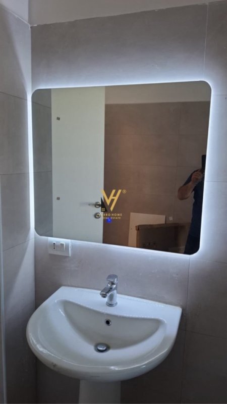 Tirane, jepet me qera apartament 1+1+Ballkon Kati 4, 76 m² 500 € (LIQENI I THATE)