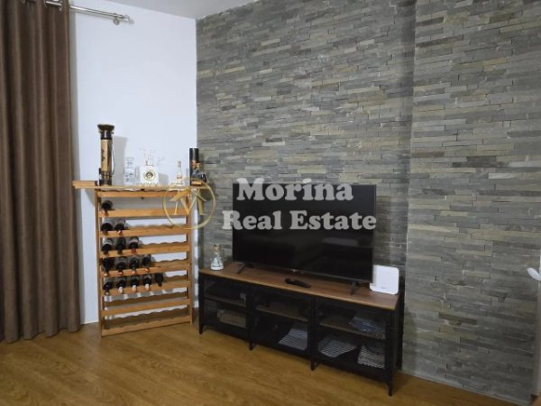 Tirane, jepet me qera apartament 1+1 Kati 3, 85 m² 600 € (Liqeni Thate)