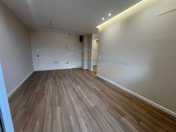 Shitet, Apartament 2+1, Kompleksi Golden Park 3, Tiranë