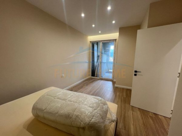 Shitet, Apartament 2+1, Kompleksi Golden Park 3, Tiranë