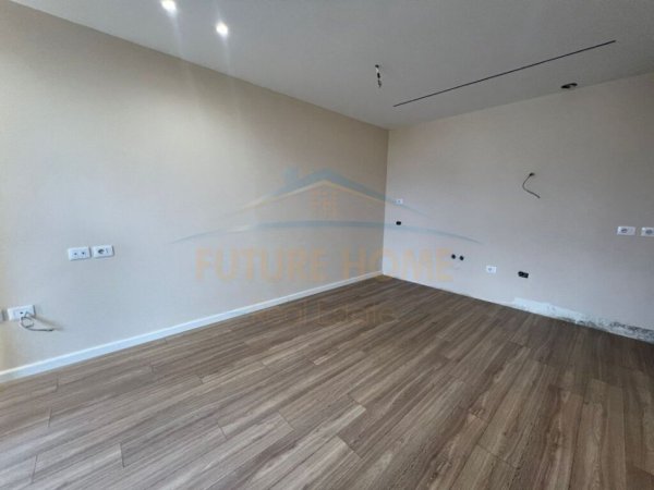 Shitet, Apartament 2+1, Kompleksi Golden Park 3, Tiranë