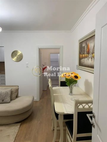 Tirane, jepet me qera apartament 3+1 Kati 3, 90 m² 650 € (Selvia)