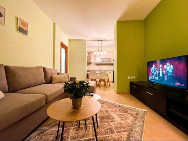 Tirane, jepet me qera apartament 1+1 Kati 3, 65 m² 600 € (Selvia , Rruga e Dibres)