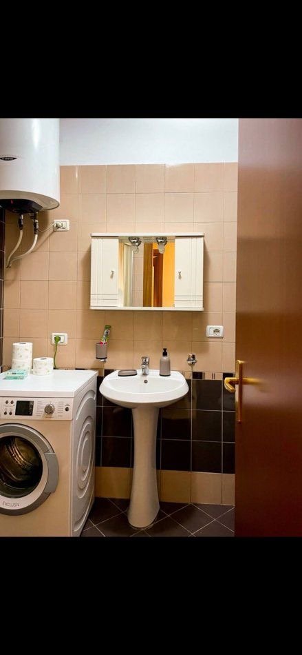 Tirane, jepet me qera apartament 1+1 Kati 3, 65 m² 600 € (Selvia , Rruga e Dibres)