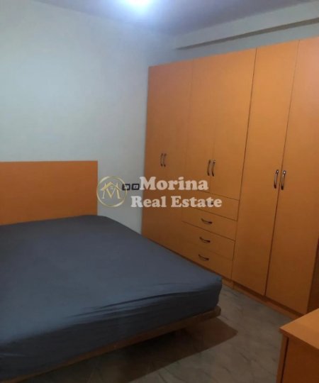 Tirane, jepet me qera apartament 1+1 Kati 1, 60 m² 300 € (Shkolla e Bashkuar)