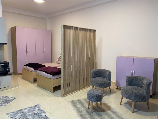 Tirane, jepet me qera garsonier Kati 1, 40 m² 400 € (Kopshti Botanik)