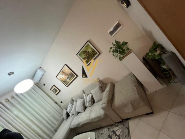 Tirane, jepet me qera apartament 1+1+Ballkon Kati 8, 65 m² 400 € (ASTIR)