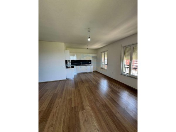 Tirane, shitet apartament 3+1+Ballkon Kati 9, 123 m² 167.000 € (UNAZA RE , VILA L2)   UNA52804