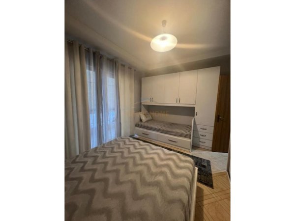 Qera, Apartament 1+1, Rruga 5 Maj, Tirane