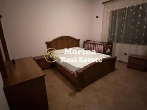Tirane, jepet me qera shtepi 3+1 Kati 3, 120 m² 450 € (Selite-Nenstacioni Elektrik)