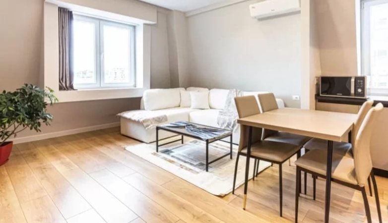 Tirane, jepet me qera apartament 1+1+Ballkon Kati 7, 70 m² 700 € (Stadiumi Dinamo)