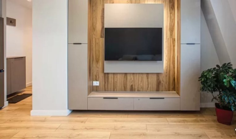 Tirane, jepet me qera apartament 1+1+Ballkon Kati 7, 70 m² 700 € (Stadiumi Dinamo)