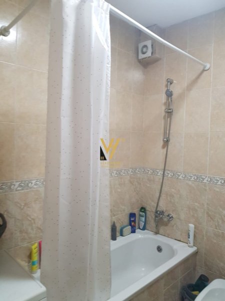 Tirane, jepet me qera apartament 3+1+Ballkon Kati 10, 108 m² 1.100 € (RRUGA XHORXH BUSH)