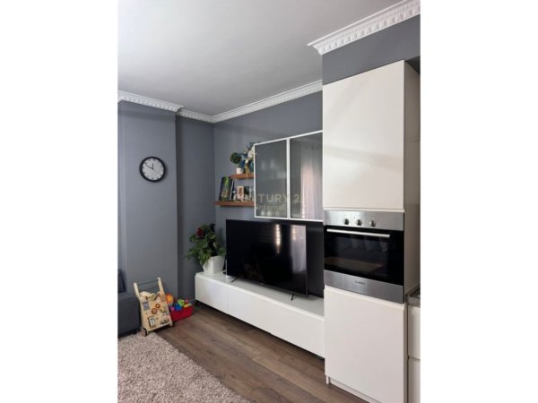 Tirane, shitet apartament 2+1 Kati 3, 104 m² 155.000 € (Fresk)