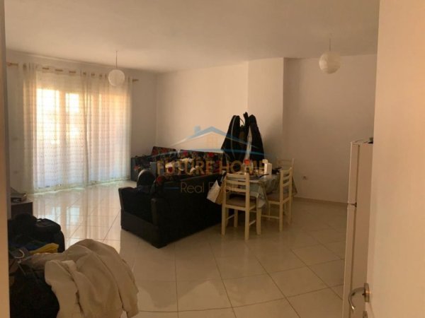 Shitet, Apartament 1+1, Misto Mame, Tiranë.