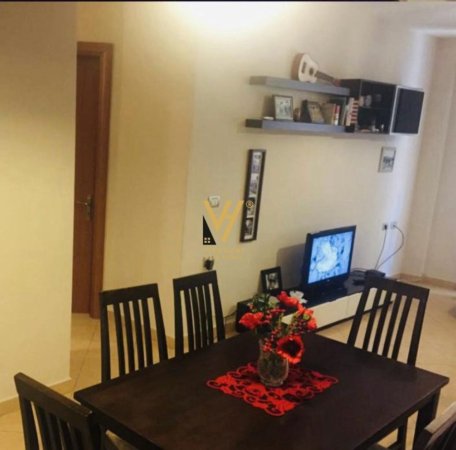 Tirane, jepet me qera apartament 1+1+Ballkon Kati 6, 73 m² 350 € (YZBERISHT)