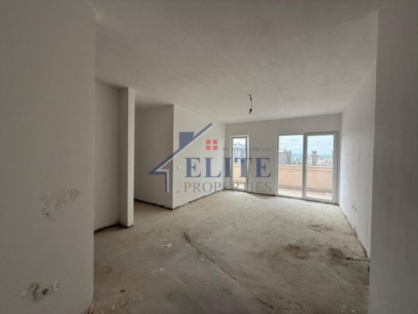 Tirane, shitet apartament 2+1+Ballkon Kati 9, 122 m² 177.000 € (Aura Kompleks)