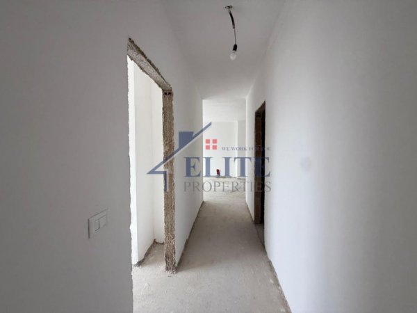 Tirane, shitet apartament 2+1+Ballkon Kati 9, 122 m² 177.000 € (Aura Kompleks)