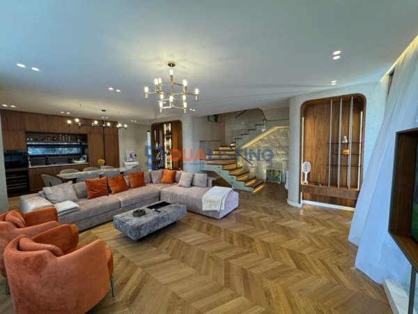 Durres, shitet Vile 3+1+Aneks+Ballkon Kati 0, 345 m² 800.000 € (Gjiri i Lalzit)