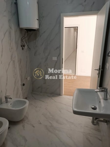 Tirane, jepet me qera garsonier Kati 1, 47 m² 250 € (Ali Demi-Kompleksi Kaimi)