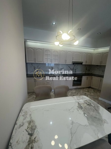 Tirane, jepet me qera apartament 2+1 Kati 7, 120 m² 1.200 € (Qender- 9 Kateshet)