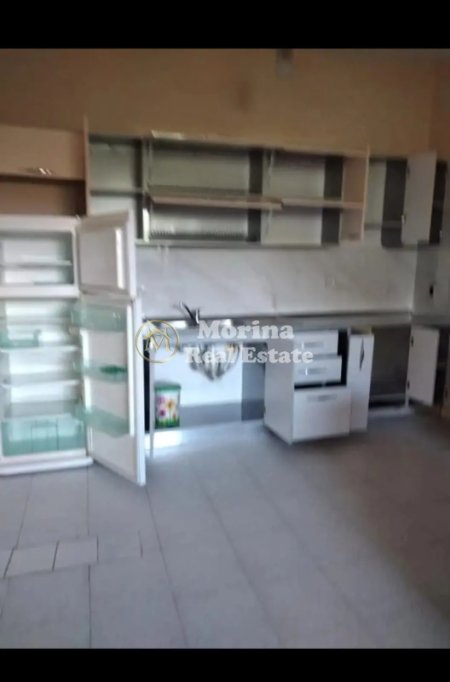 Tirane, jepet me qera shtepi 1+1 Kati 1, 70 m² 230 € (Institut- Karburant Daku)
