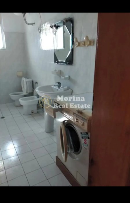 Tirane, jepet me qera shtepi 1+1 Kati 1, 70 m² 230 € (Institut- Karburant Daku)