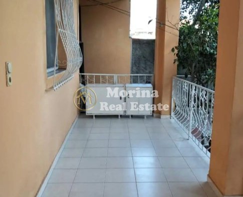 Tirane, jepet me qera shtepi 1+1 Kati 1, 70 m² 230 € (Institut- Karburant Daku)