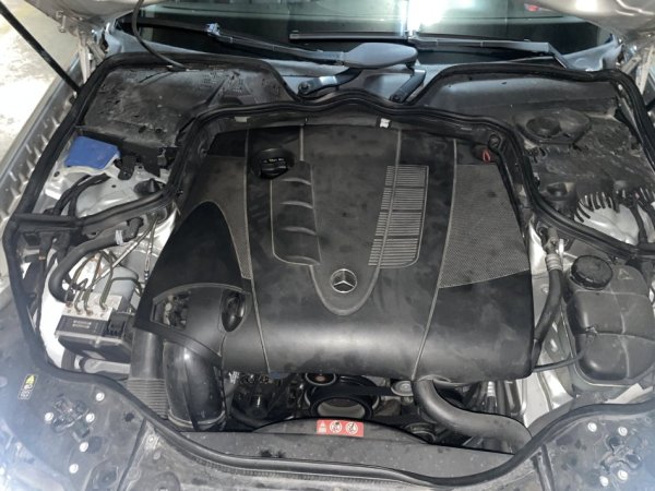 Tirane, shitet makine Mercedes Benz Evo E200 Nafte, gri metalizato automatik Kondicioner 240.000 km 6.300 €