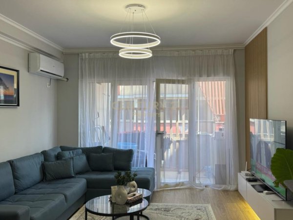 Tirane, shitet apartament Kati 6, 74 m² 128.000 € 