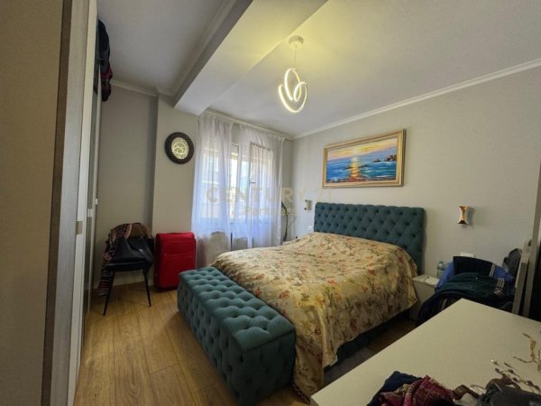 Tirane, shitet apartament Kati 6, 74 m² 128.000 € 