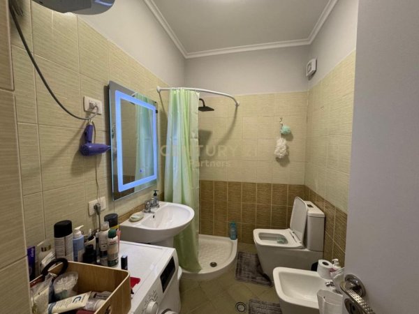 Tirane, shitet apartament Kati 6, 74 m² 128.000 € 