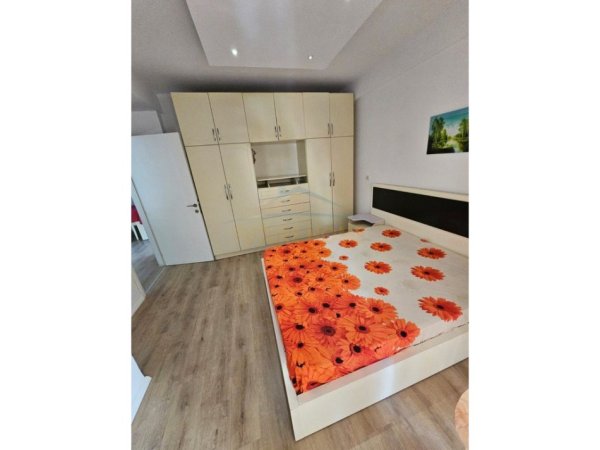 Tirane, shitet apartament 2+1 Kati 3, 91 m² 117.000 € (fresku,Tiran)