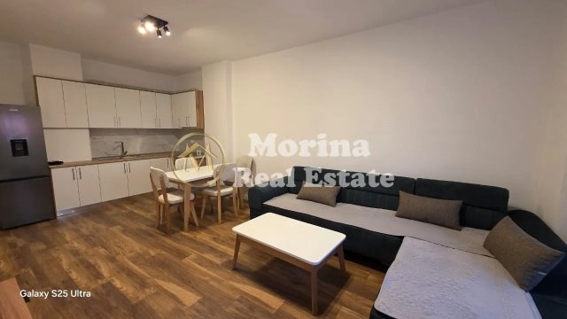 Tirane, jepet me qera apartament 1+1 Kati 7, 65 m² 400 € (Fresku-Rruga e Dajtit)