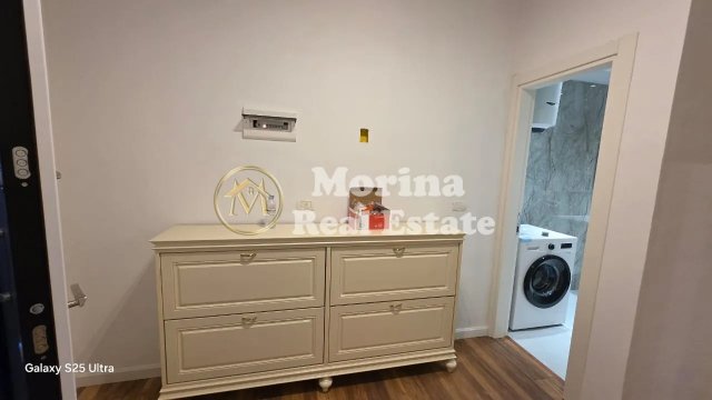 Tirane, jepet me qera apartament 2+1+Ballkon Kati 7, 85 m² 450 € (Fresku- Rruga e Dajtit)