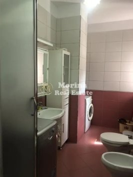 Tirane, jepet me qera apartament 1+1 Kati 4, 65 m² 420 € (Xhamlliku-Rruga Xhanfize Keko)