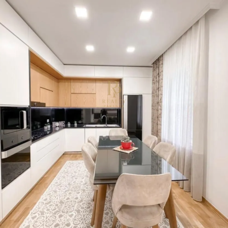 Tirane, shitet apartament 3+1+Ballkon Kati 3, 123 m² 250.000 € (Prane Kopeshtit Botanik)