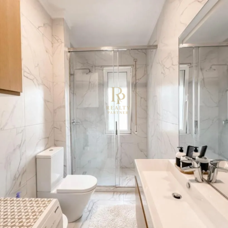 Tirane, shitet apartament 3+1+Ballkon Kati 3, 123 m² 250.000 € (Prane Kopeshtit Botanik)