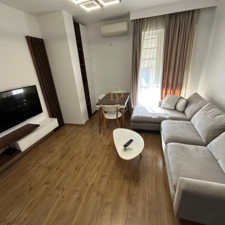 Tirane, shitet apartament 1+1+Ballkon , 60 m² 115.000 € (Fusha e Aviacionit)
