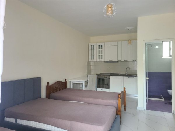 Tirane, jepet me qera garsonier Kati 1, 30 m² 300 € (Konviktet Inxhinieria e Ndertimit)