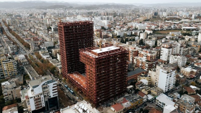 Tirane, shitet apartament 3+1+Ballkon Kati 18, 159 m² 461.000 € (Rruga e Kavajes)