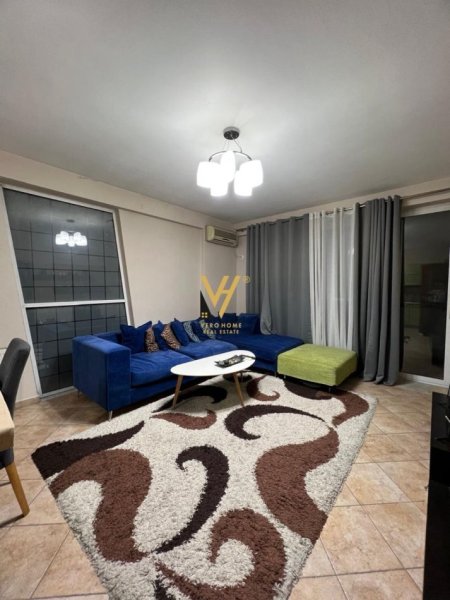 Tirane, jepet me qera apartament 2+1+Ballkon Kati 3, 115 m² 650 € (KOMUNA E PARISIT)