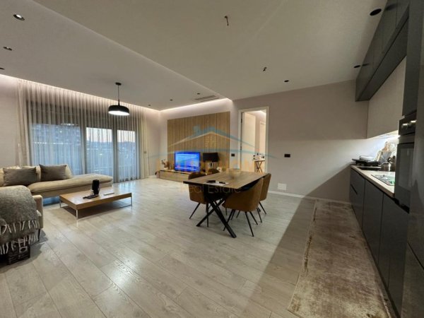 Tirane, jepet me qera apartament 3+1 Kati 2, 172 m² 1.800 € (deliorgji)