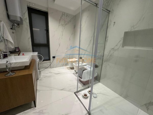 Tirane, jepet me qera apartament 3+1 Kati 2, 172 m² 1.800 € (deliorgji)
